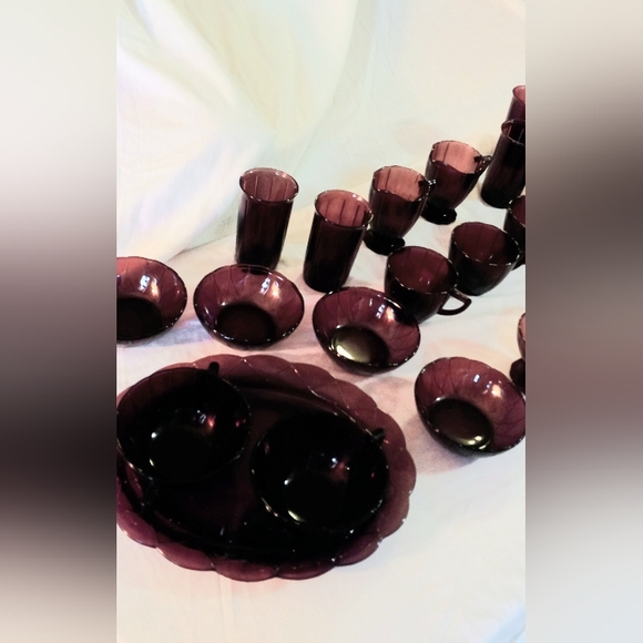 Hazel Atlas amethyst depression glass - Picture 4 of 4